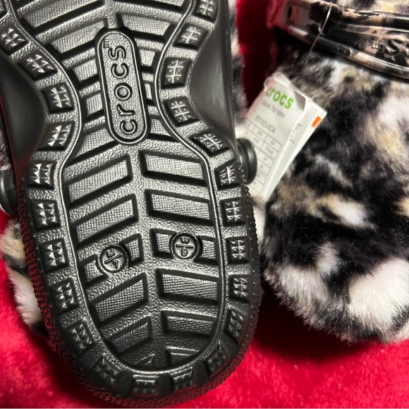 Crocs Classic Fur Sure Lined Animal Clogs Slip On Slide Sandals 207303-0C4 NWT - Picture 9 of 10